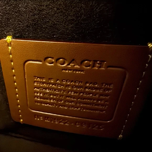 Coach Emory Crossbody 21 in hibiscus - Picture 5 of 7